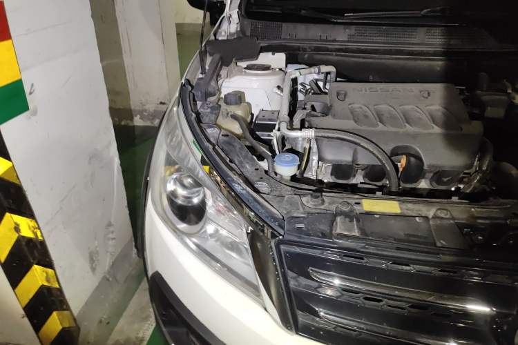 Used Venucia T70X 2015 2.0L CVT SmartFun Sport Edition Right Front Headlight