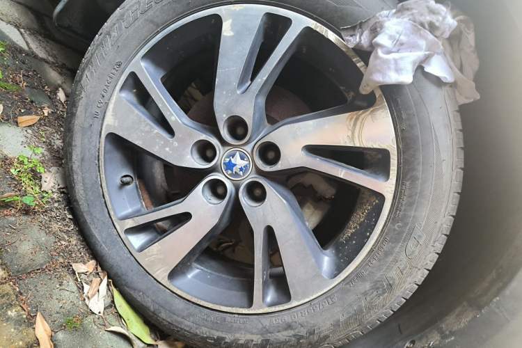 Used Venucia T70X 2015 2.0L CVT SmartFun Sport Edition Right Front Wheel Hub