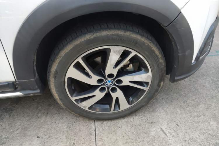 Used Venucia T70X 2015 2.0L CVT Smart Enjoyment Sport Edition Right Front Wheel Hub