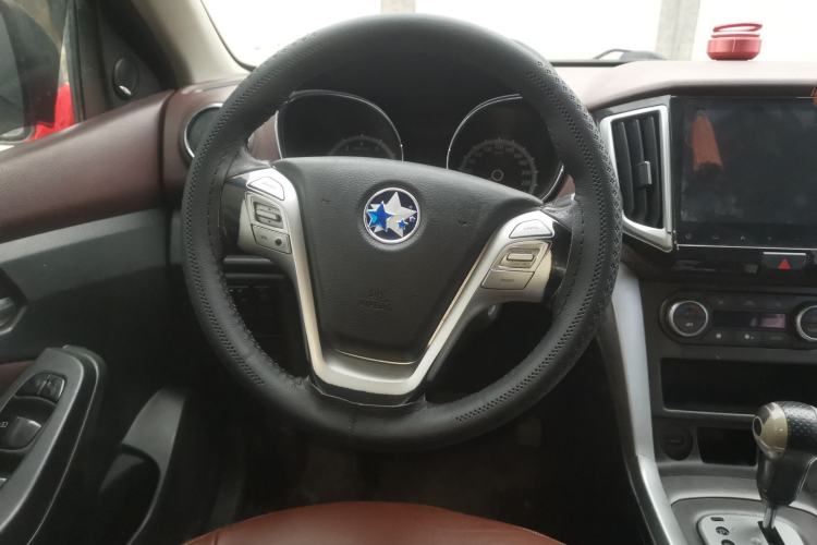 Used Venucia T70X 2015 2.0L CVT Smart Enjoyment Sport Edition Steering Wheel