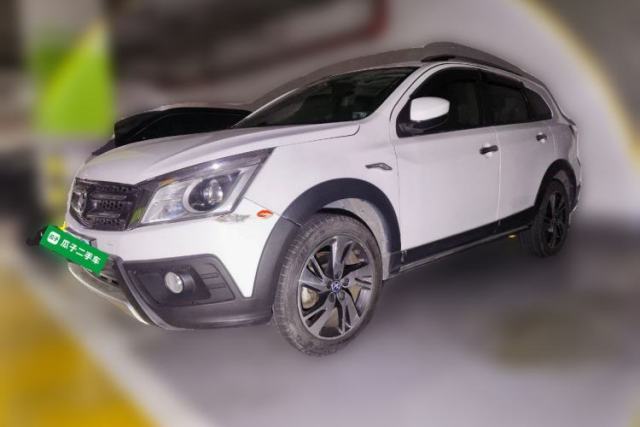 Used Venucia T70X 2015 2.0L CVT SmartFun Sport Edition