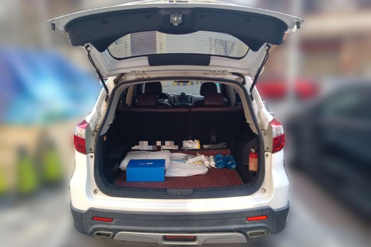 Used Venucia T70X 2015 2.0L CVT SmartFun Sport Edition Trunk