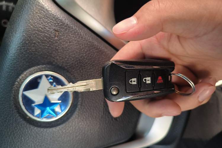 Used Venucia T70X 2015 2.0L CVT SmartFun Sport Edition Vehicle Key