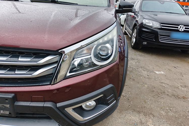 Used Venucia T70X 2016 2.0L CVT SmartFun Sport Edition Left Front Headlight