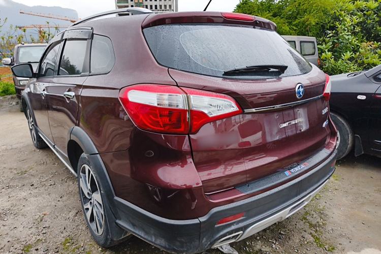 Used Venucia T70X 2016 2.0L CVT SmartFun Sport Edition Rear Left 45 Deg
