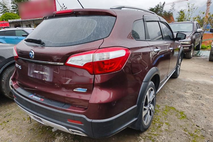 Used Venucia T70X 2016 2.0L CVT SmartFun Sport Edition Rear Right 45 Deg