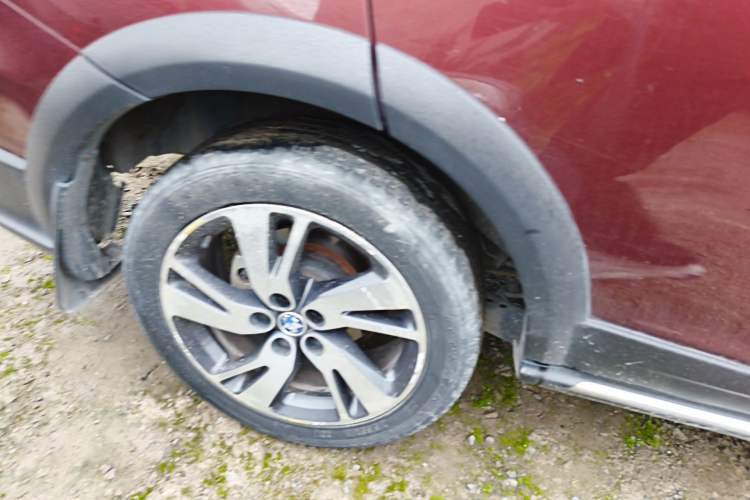 Used Venucia T70X 2016 2.0L CVT SmartFun Sport Edition Right Rear Wheel Hub