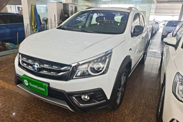 Used Venucia T70X 2016 2.0L CVT SmartFun Sport Edition