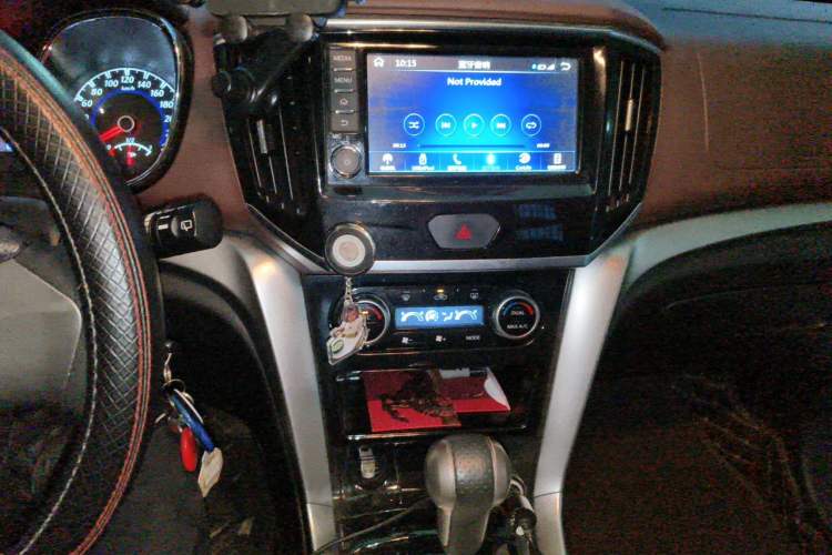 Used Venucia T70X 2016 2.0L CVT SmartFun Sport Edition Audio And AC Panel
