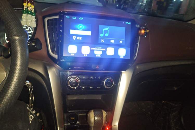 Used Venucia T70X 2016 2.0L CVT SmartFun Sport Edition Audio And AC Panel