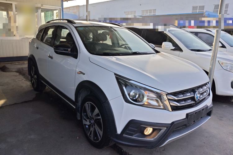 Used Venucia T70X 2016 2.0L CVT SmartFun Sport Edition Exterior 1