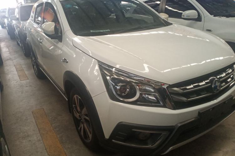 Used Venucia T70X 2016 2.0L CVT SmartFun Sport Edition Exterior 2