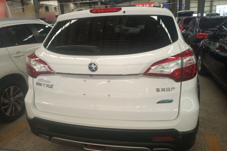 Used Venucia T70X 2016 2.0L CVT SmartFun Sport Edition Exterior 4