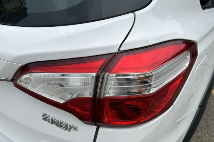 Used Venucia T70X 2016 2.0L CVT SmartFun Sport Edition Exterior 4