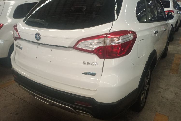 Used Venucia T70X 2016 2.0L CVT SmartFun Sport Edition Exterior 5