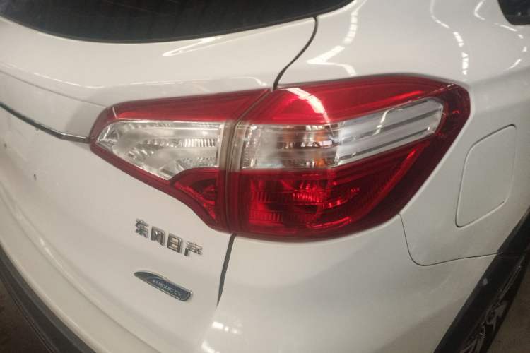 Used Venucia T70X 2016 2.0L CVT SmartFun Sport Edition Exterior 6