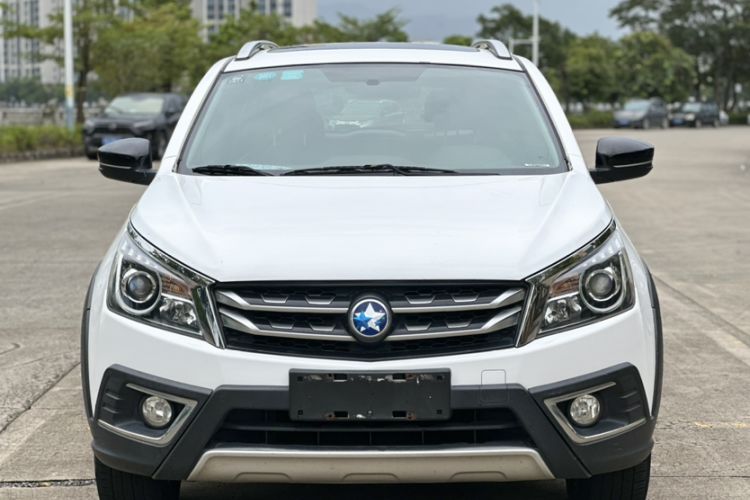 Used Venucia T70X 2016 2.0L CVT SmartFun Sport Edition Exterior 6