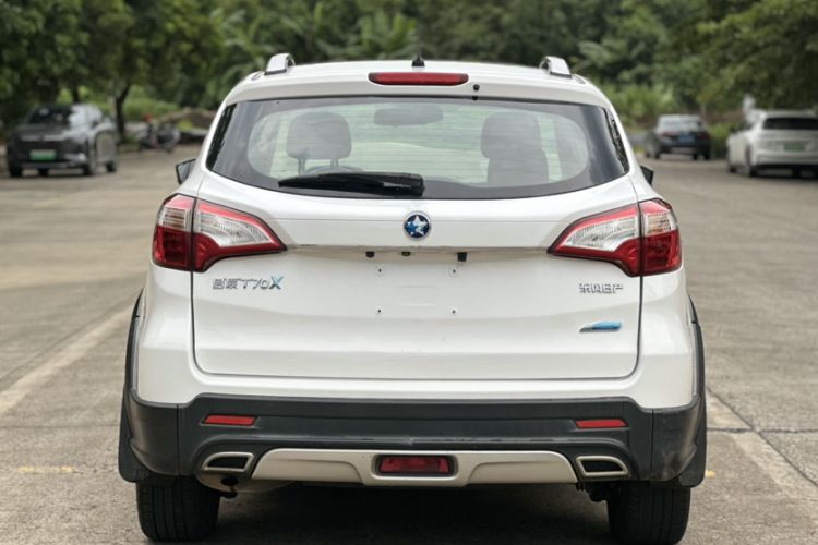 Used Venucia T70X 2016 2.0L CVT SmartFun Sport Edition Exterior 9