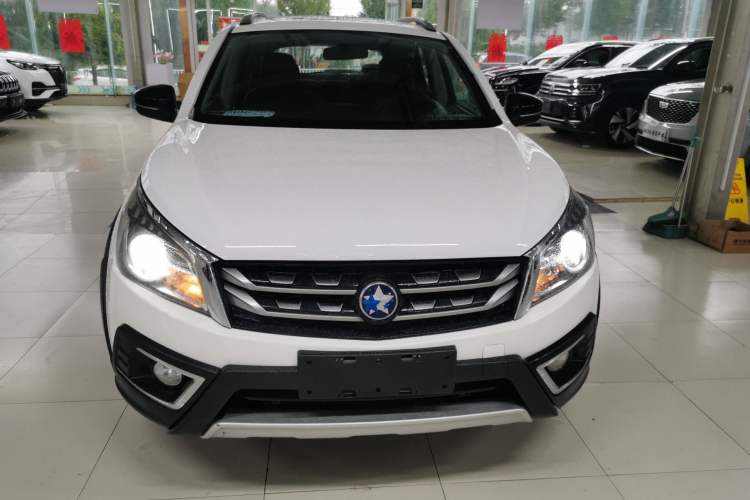 Used Venucia T70X 2016 2.0L CVT SmartFun Sport Edition Front