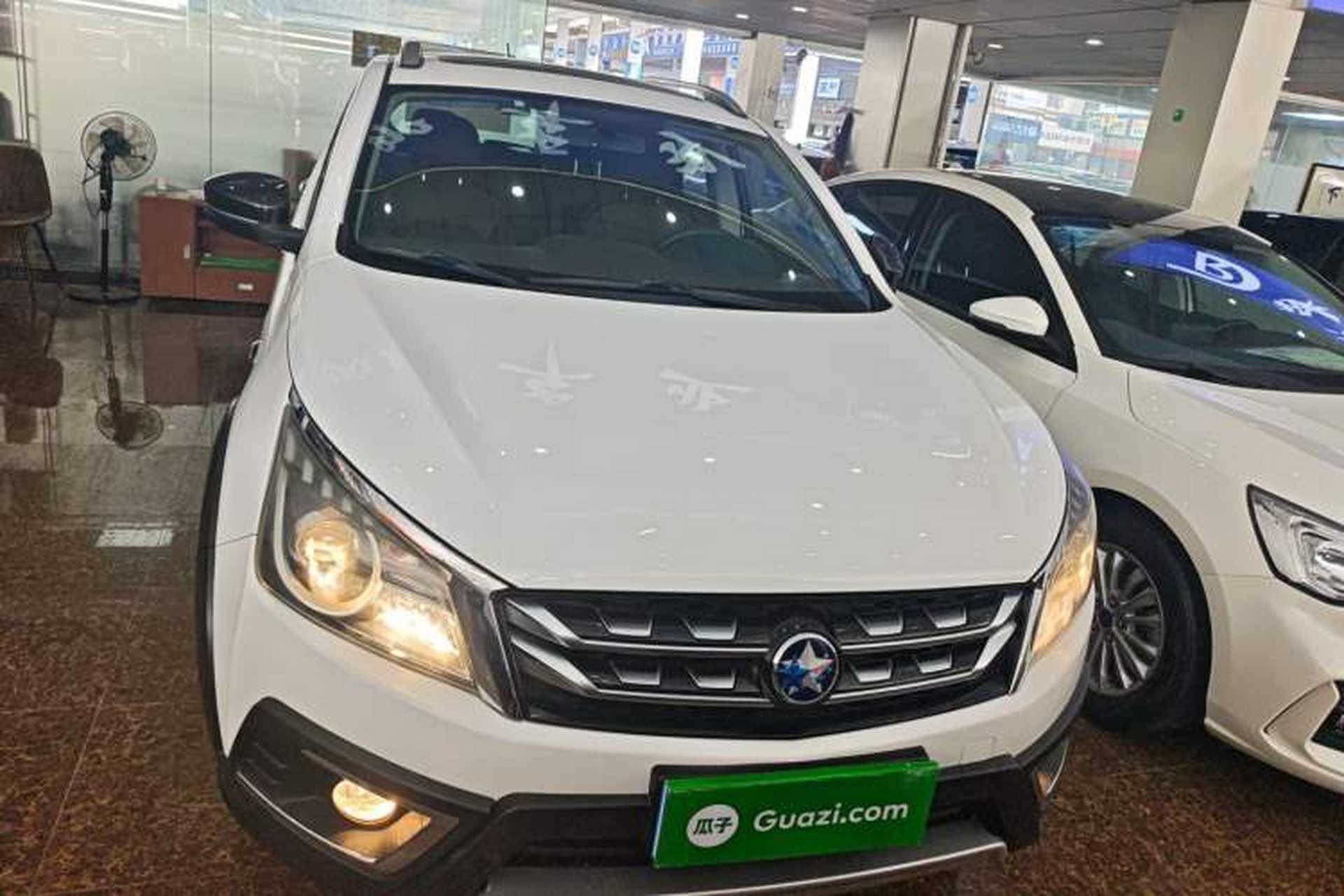 Used Venucia T70X 2016 2.0L CVT SmartFun Sport Edition Front