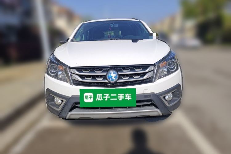 Used Venucia T70X 2016 2.0L CVT SmartFun Sport Edition Front