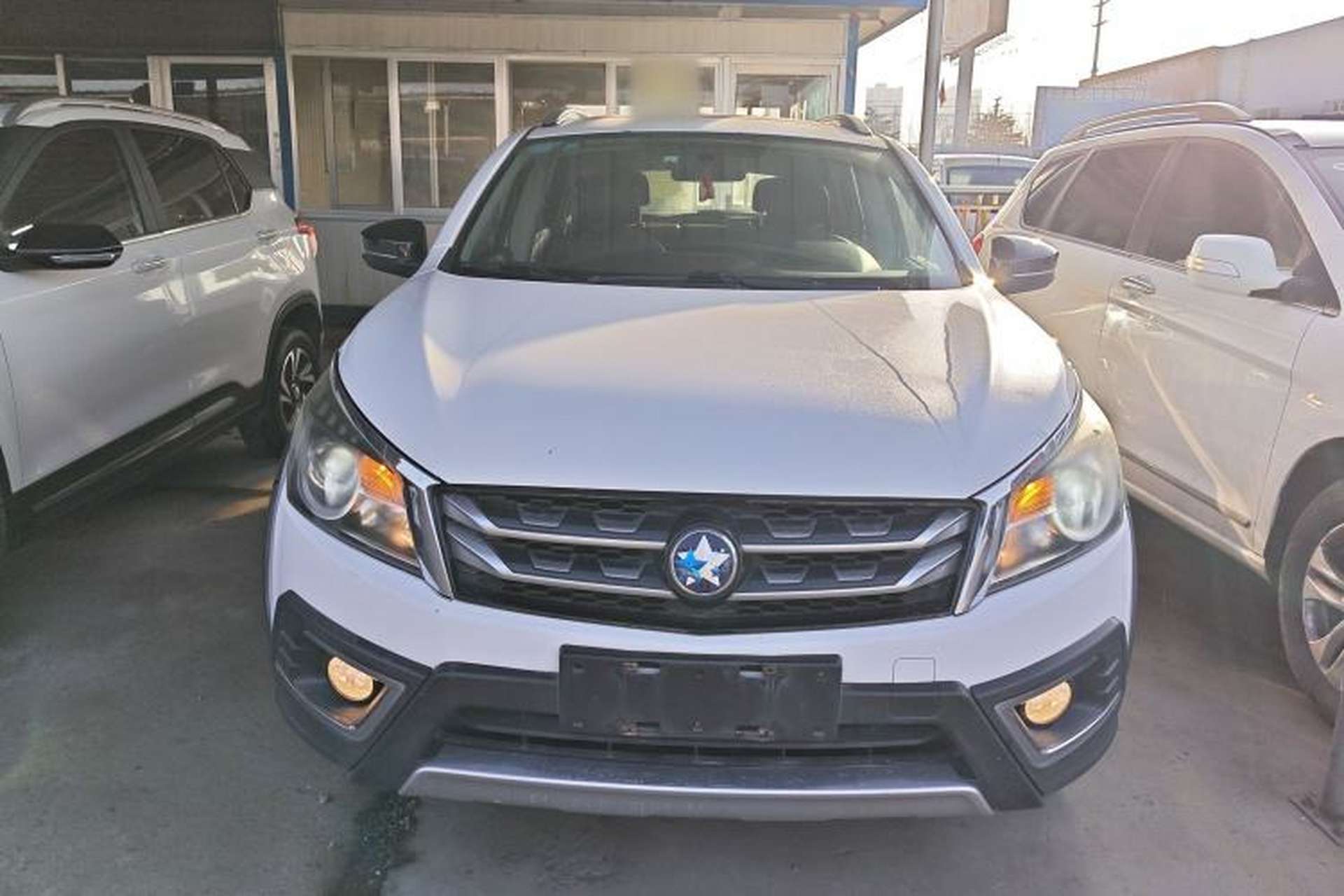 Used Venucia T70X 2016 2.0L CVT SmartFun Sport Edition Front
