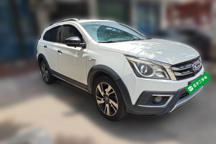 Used Venucia T70X 2016 2.0L CVT SmartFun Sport Edition Front Right 45 Deg