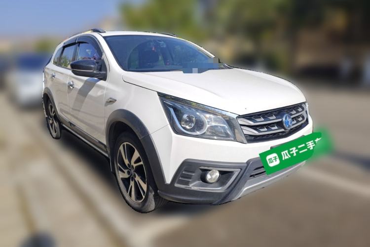Used Venucia T70X 2016 2.0L CVT SmartFun Sport Edition Front Right 45 Deg
