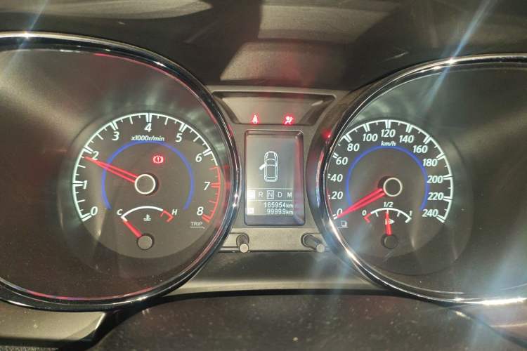 Used Venucia T70X 2016 2.0L CVT SmartFun Sport Edition Instrument Cluster