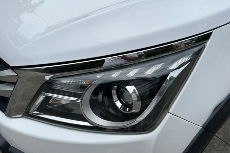 Used Venucia T70X 2016 2.0L CVT SmartFun Sport Edition Left Front Headlight