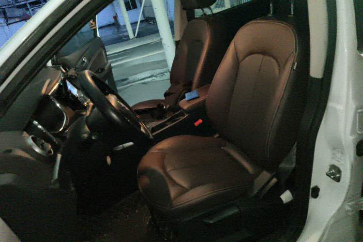 Used Venucia T70X 2016 2.0L CVT SmartFun Sport Edition Left Front Seat