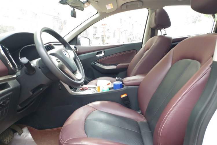 Used Venucia T70X 2016 2.0L CVT SmartFun Sport Edition Left Front Seat