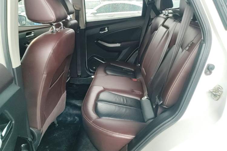 Used Venucia T70X 2016 2.0L CVT Smart Enjoyment Sport Edition Left Rear Seat