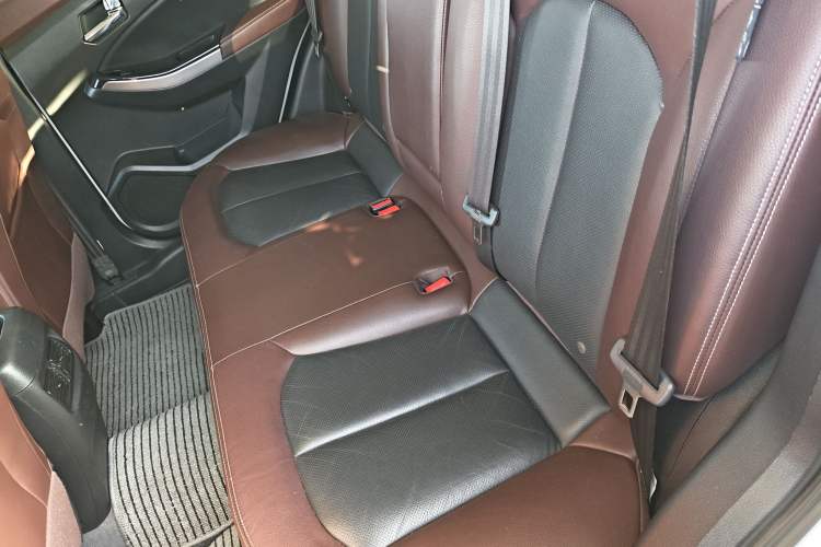 Used Venucia T70X 2016 2.0L CVT SmartFun Sport Edition Left Rear Seat