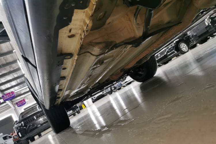 Used Venucia T70X 2016 2.0L CVT SmartFun Sport Edition Left Side Sill