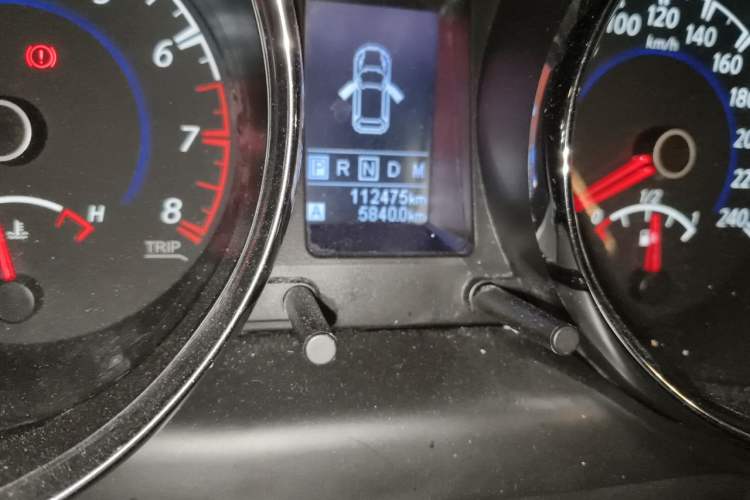 Used Venucia T70X 2016 2.0L CVT SmartFun Sport Edition Odometer Close Up