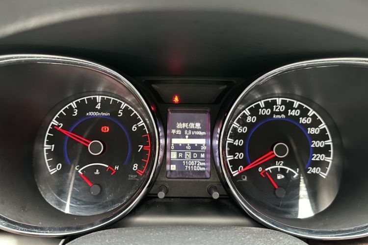 Used Venucia T70X 2016 2.0L CVT SmartFun Sport Edition Odometer Close Up