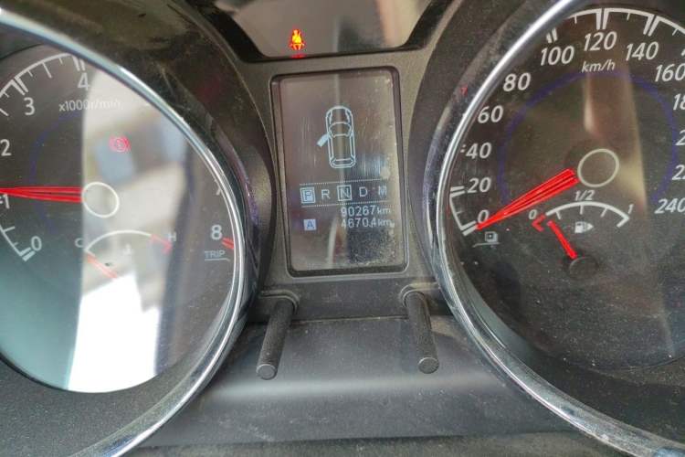 Used Venucia T70X 2016 2.0L CVT SmartFun Sport Edition Odometer Close Up