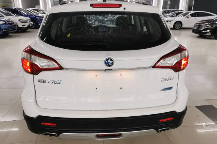 Used Venucia T70X 2016 2.0L CVT SmartFun Sport Edition Rear