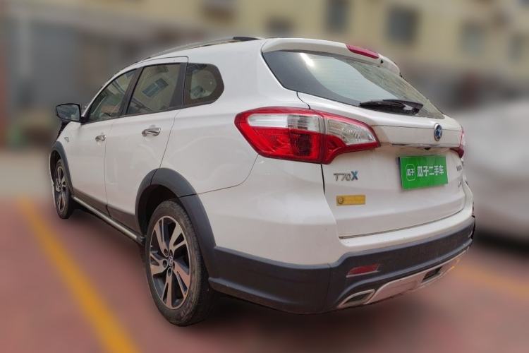 Used Venucia T70X 2016 2.0L CVT SmartFun Sport Edition Rear Left 45 Deg