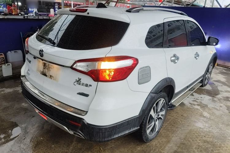 Used Venucia T70X 2016 2.0L CVT Smart Enjoyment Sport Edition Rear Right 45 Deg