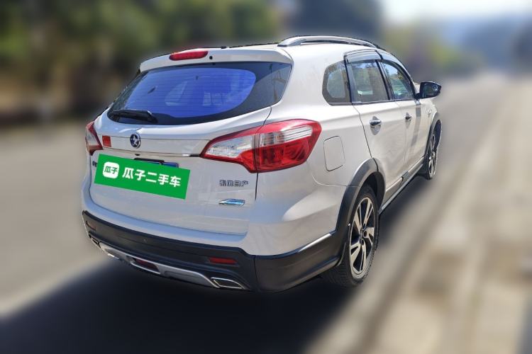 Used Venucia T70X 2016 2.0L CVT SmartFun Sport Edition Rear Right 45 Deg