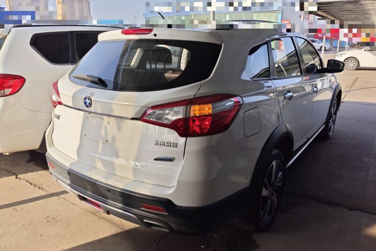 Used Venucia T70X 2016 2.0L CVT SmartFun Sport Edition Rear Right 45 Deg