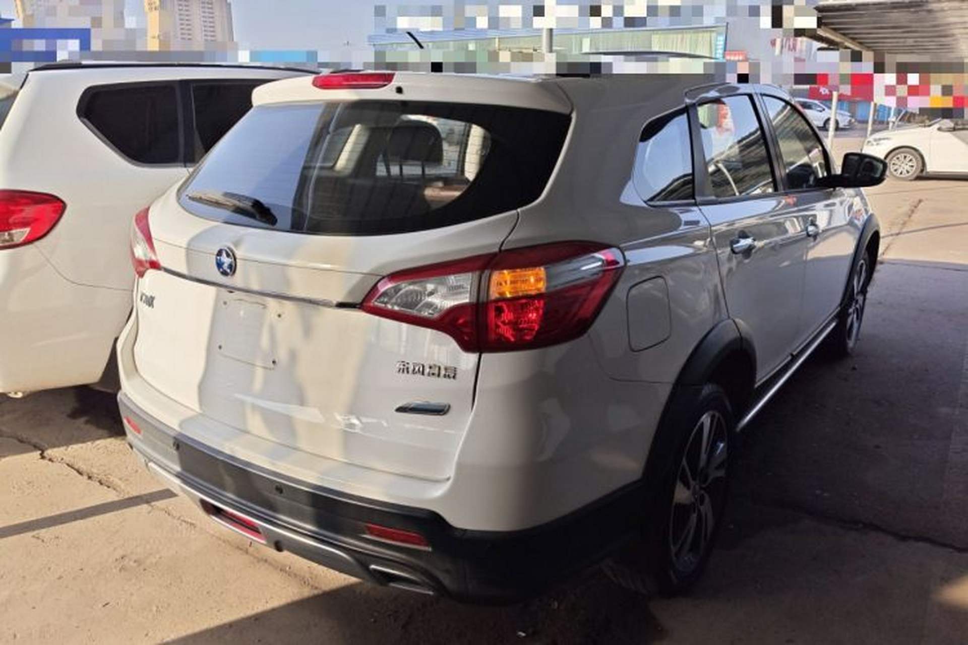 Used Venucia T70X 2016 2.0L CVT SmartFun Sport Edition Rear Right 45 Deg