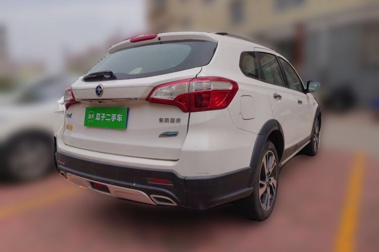 Used Venucia T70X 2016 2.0L CVT SmartFun Sport Edition Rear Right 45 Deg