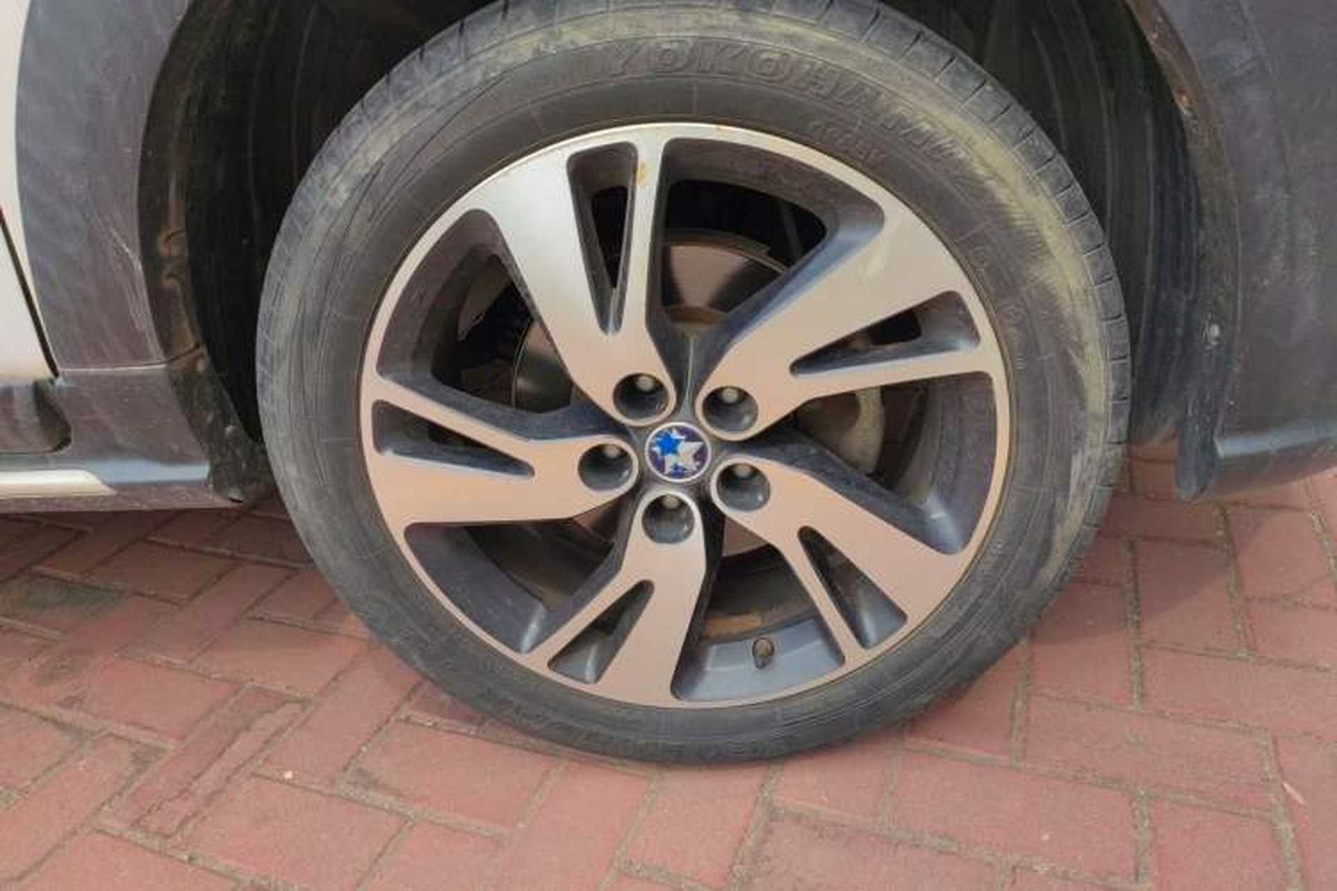 Used Venucia T70X 2016 2.0L CVT SmartFun Sport Edition Right Front Wheel Hub