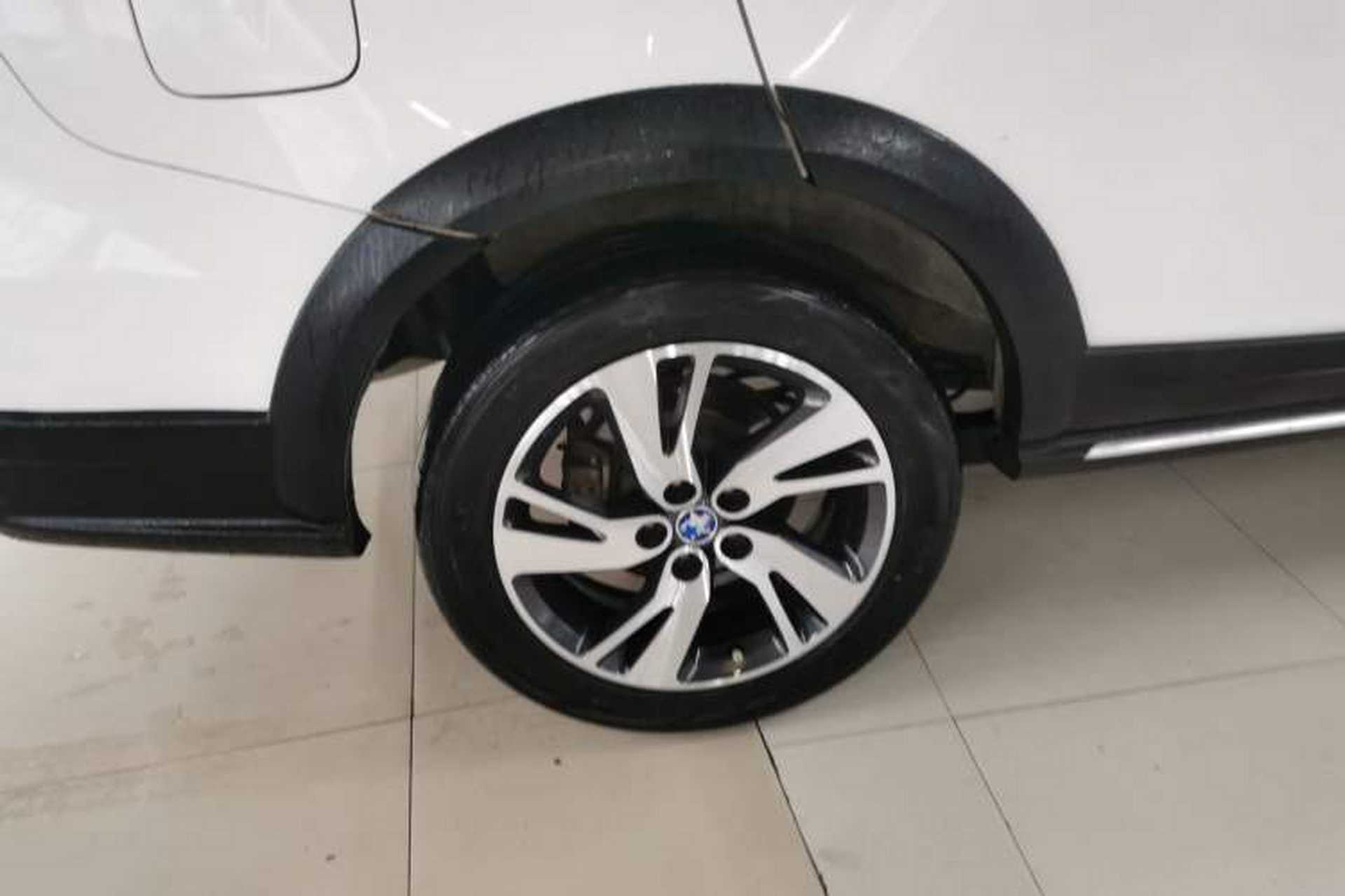 Used Venucia T70X 2016 2.0L CVT SmartFun Sport Edition Right Rear Wheel Hub