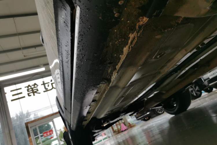 Used Venucia T70X 2016 2.0L CVT SmartFun Sport Edition Right Side Sill