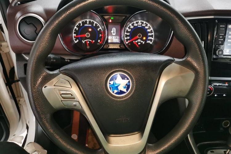 Used Venucia T70X 2016 2.0L CVT SmartFun Sport Edition Steering Wheel