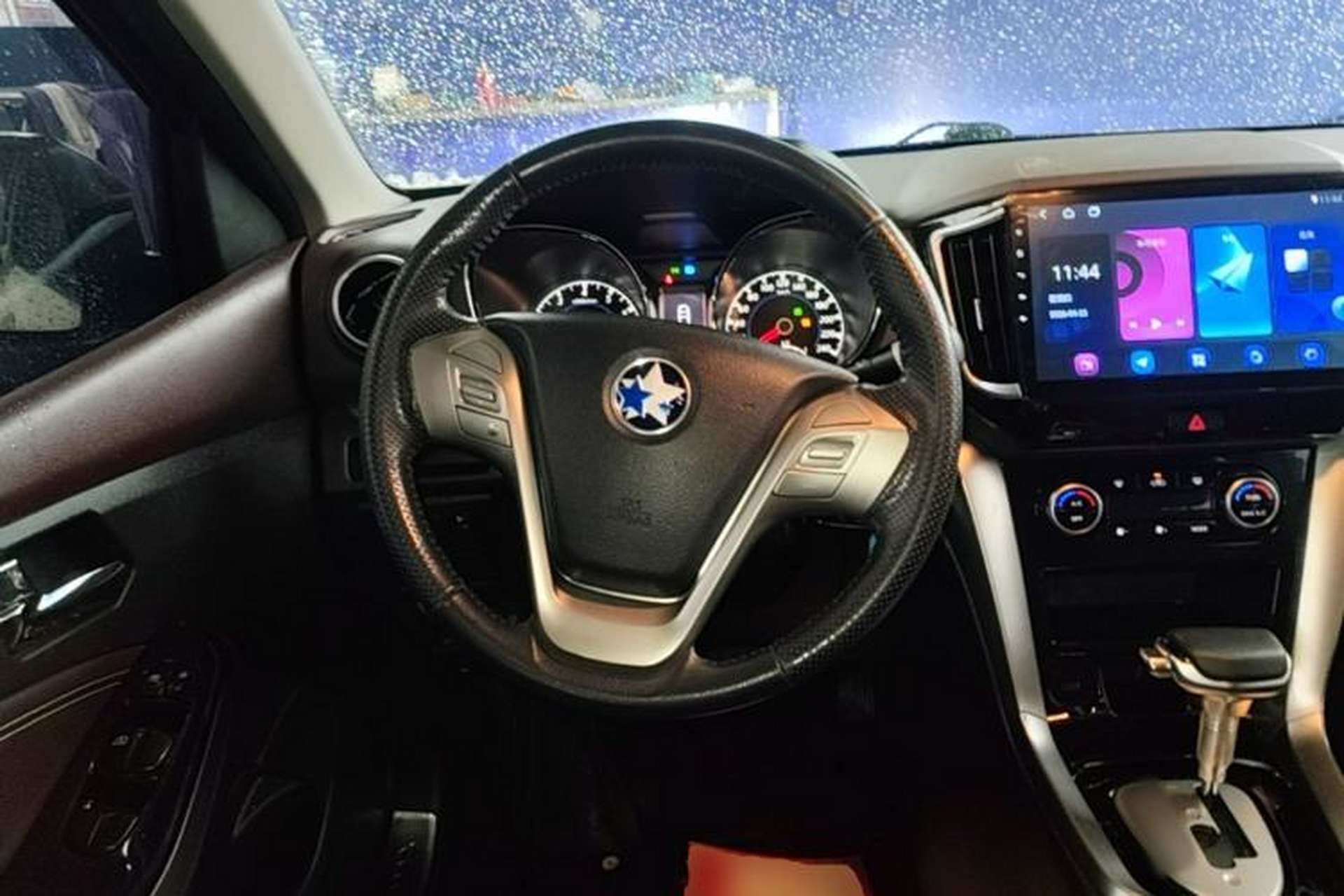 Used Venucia T70X 2016 2.0L CVT Smart Enjoyment Sport Edition Steering Wheel